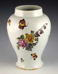 Vauxhall vase 1756-58 - courtesy Juno Antiques